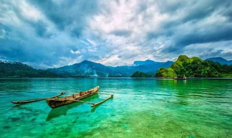 Jelajahi Pesona Sumatera Barat: Daftar Tempat Wisata dan Biayanya