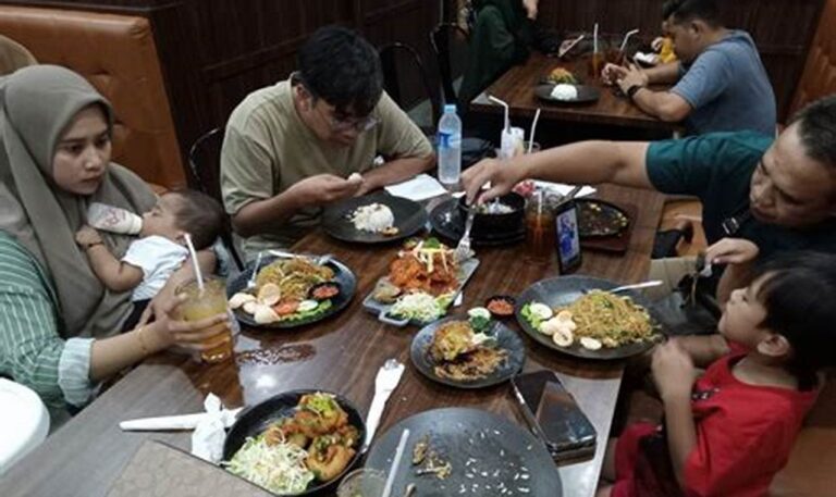 Nikmati Kuliner Spesial Hemat di Hari Bahagia