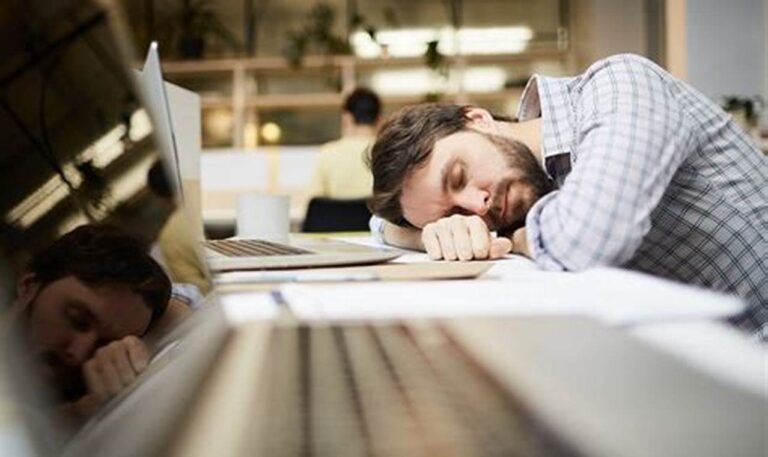 Tingkatkan Produktivitas Anda dengan Manfaat Tidur Siang!