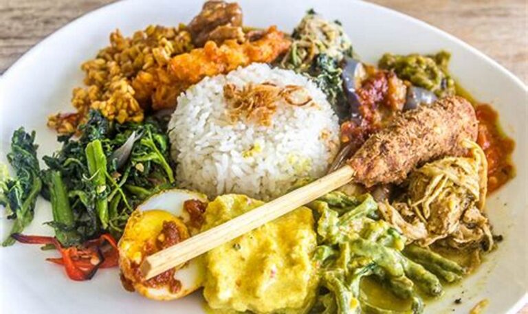 Tempat Makan Nasi Campur Bali yang Bikin Nagih, Wajib Coba!