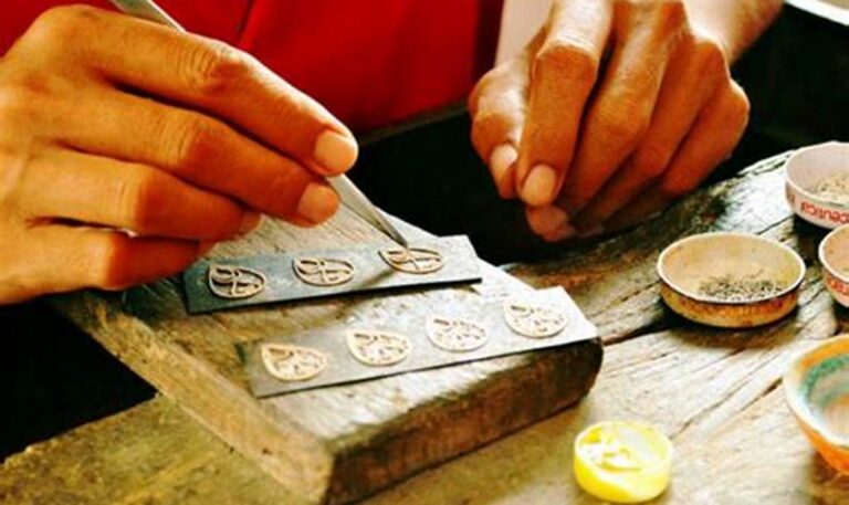 Jelajahi Pesona Tempat Wisata Membuat Perhiasan Tradisional Indonesia
