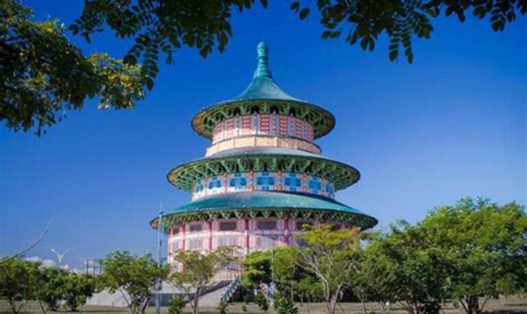 Jelajahi Surabaya: Tempat Wisata Seru dengan Biaya Terjangkau!