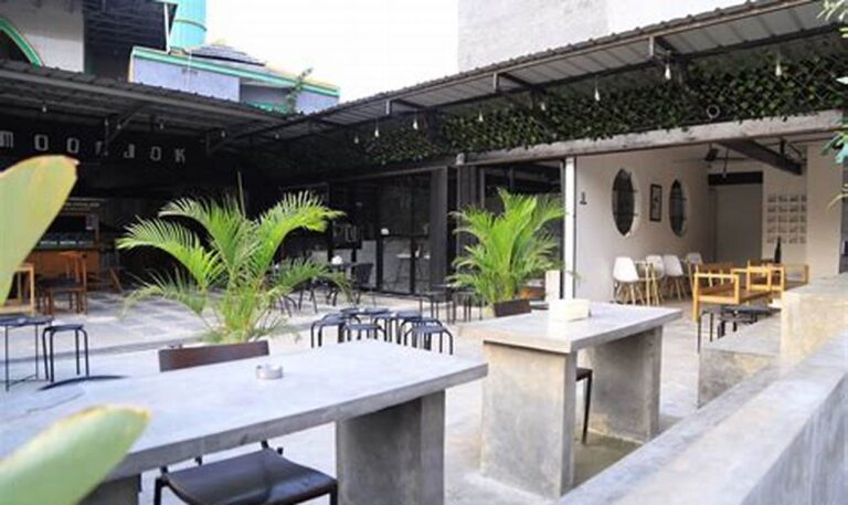 Warung Kopi Cozy Banget buat Nongkrong, Bikin Betah Berlama-lama!