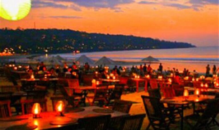 Cari Tempat Romantis di Bali? Yuk, Intip Rekomendasi dan Biaya Makan Malamnya!