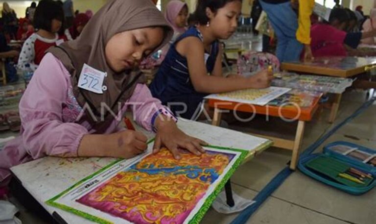 Daftar Tempat dan Biaya Kursus Mewarnai Batik di Purwakarta