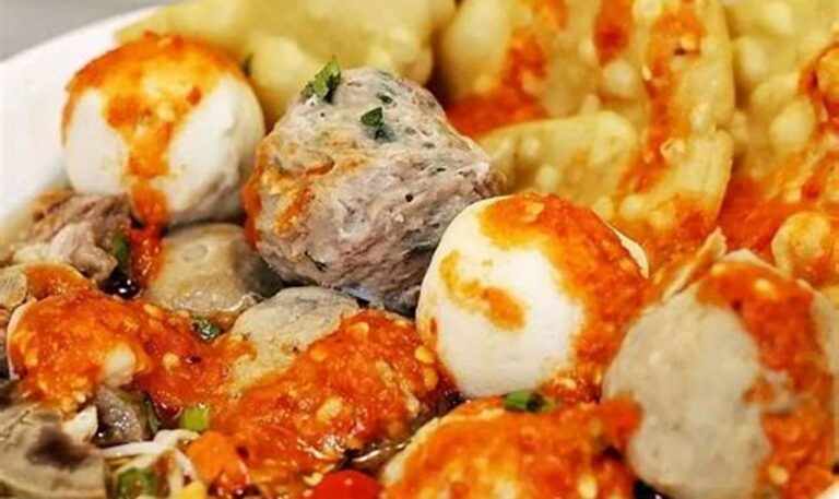 Cicipi Kuliner Bakso Enak, Rekomendasi Tempat Makan di Semarang