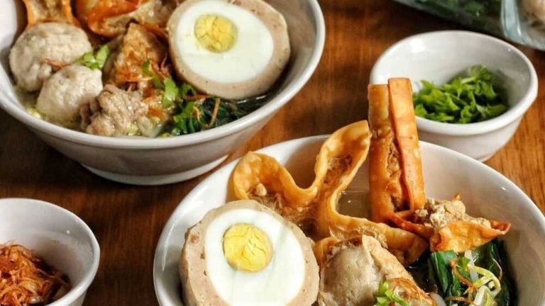 Nikmati Sensasi Kuliner Jawa Timur: Rekomendasi Makanan Khas yang Menggoyang Lidah