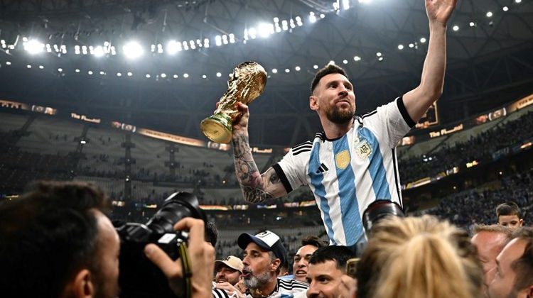 messi dan argentina juara