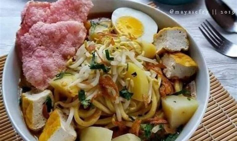 Mie Rebus Recomended: Nikmati Kuliner Lezat dan Sehat