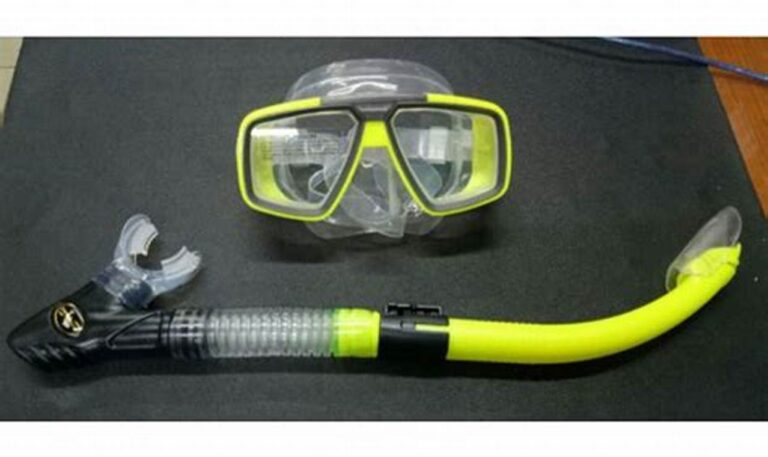 Jelajahi Pesona Bawah Laut: Daftar Tempat Sewa Snorkeling Termurah!