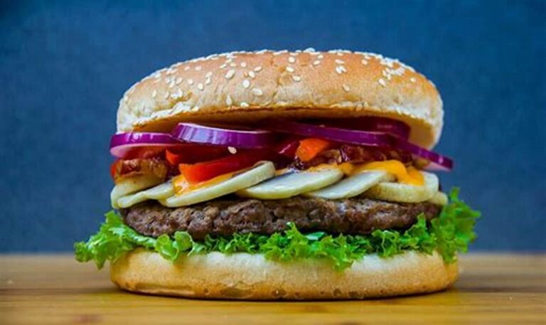 Nikmati Burger Lezat ala Amerika, Rasakan Sensasi Kuliner yang Autentik!