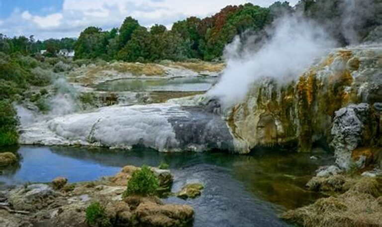 Temukan Pemandian Air Panas Rotorua Terbaik dan Tiket Murahnya