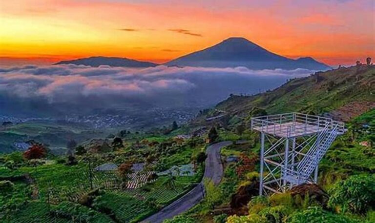 Jelajahi Pesona Alam Dieng, Wisata Murah yang Bikin Terpana