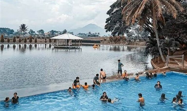 Rekomendasi Tempat Berenang di Puncak, Surga Penyegaran di Ketinggian