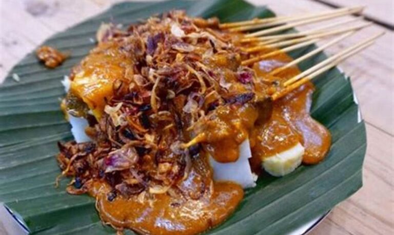 Cicipi Kuliner Khas Sumatera Barat Istimewa di Padang yang Menggugah Selera