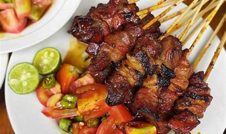 Nikmati Kelezatan Sate Kambing Lezat di Warung Ternama