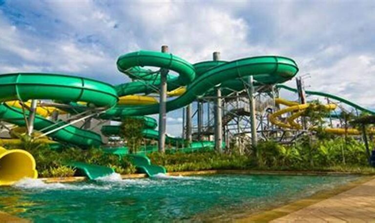Tempat Bermain Air Seru di Waterbom PIK Jakarta: Harga Makanan Terjangkau!