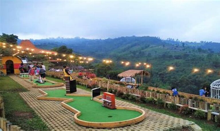 Nikmati Santapan Lezat dengan Pemandangan Gunung di Lembang, Harga Murah!