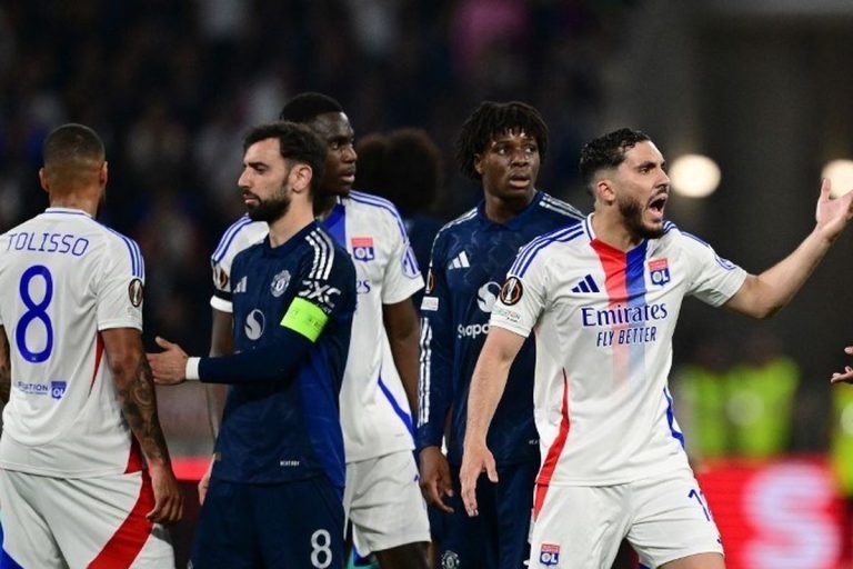 lyon vs man united