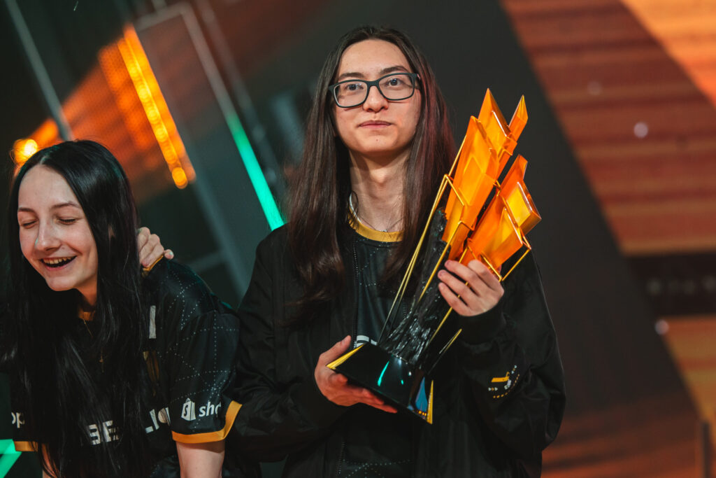 Riot Games Beri Klarifikasi Terkait Tuduhan Pelecehan Seksual Terhadap Pro Player VCT Florescent 2 Riot Games Beri Klarifikasi Terkait Tuduhan Pelecehan Seksual Terhadap Pro Player VCT Florescent