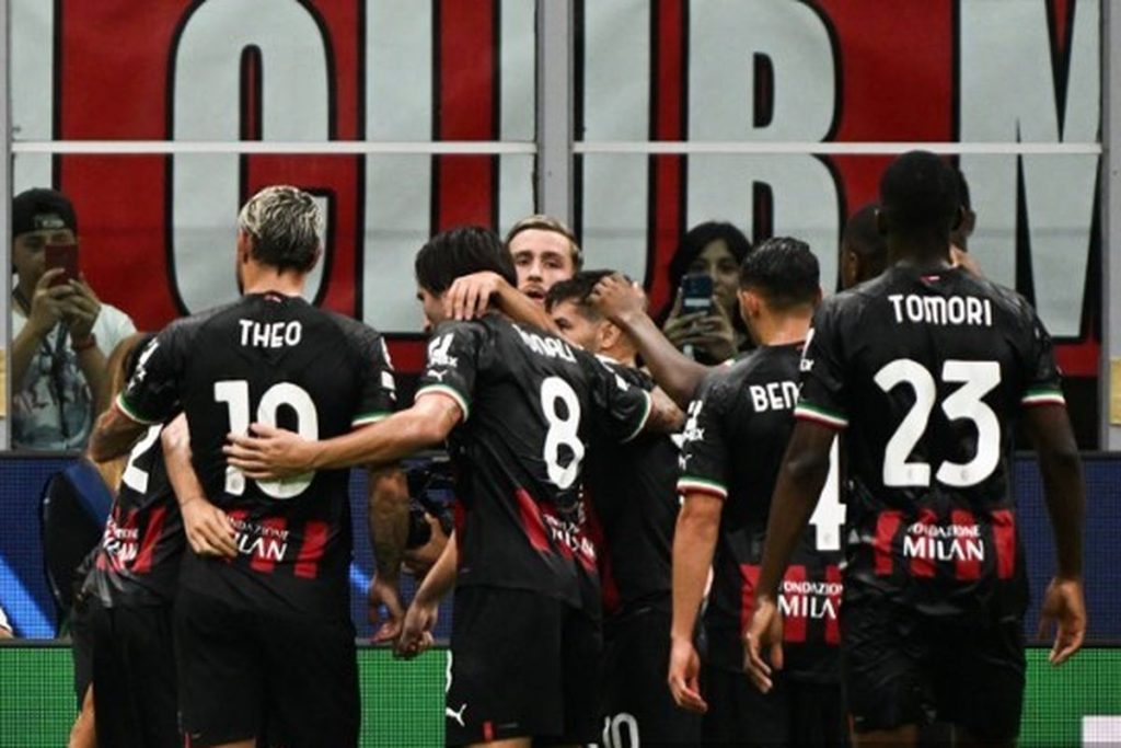Usai Gagal Juara Coppa Italia, AC Milan Digasak Serigala Roma 1-3 1 ac milan