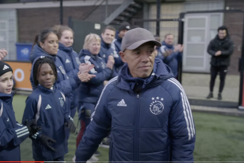 Demi Target Tinggi Menuju Piala Dunia 2026, Eks Pemain Ajax dan Timnas Belanda, Simon Tahamata Bakal Gabung Timnas 1 simon tahamata