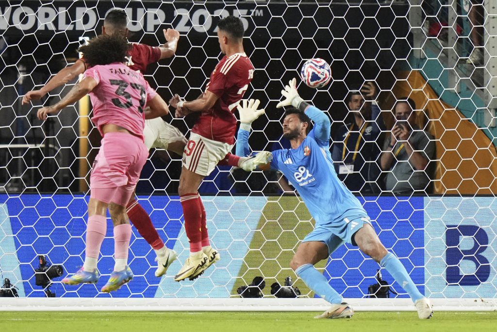 Al Ahly vs Inter Miami Tanpa Gol di Laga Pembuka Piala Dunia Antarklub 2025, Messi Tak Berkutik dan Oscar Ustari Penyelamat 1 APTOPIX CWC Al Ahly Inter Miami Soccer